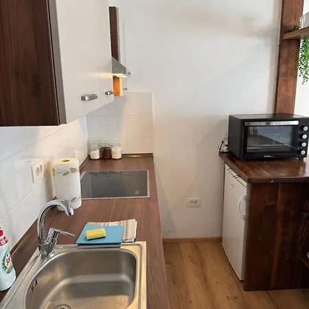 Alpnest With Free Parking Apartman